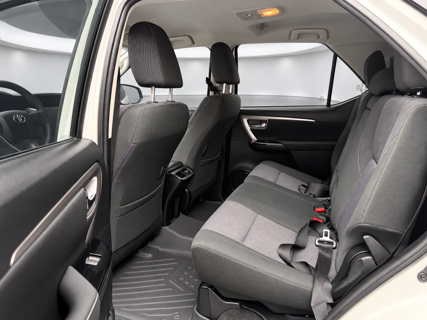 2024 TOYOTA FORTUNER