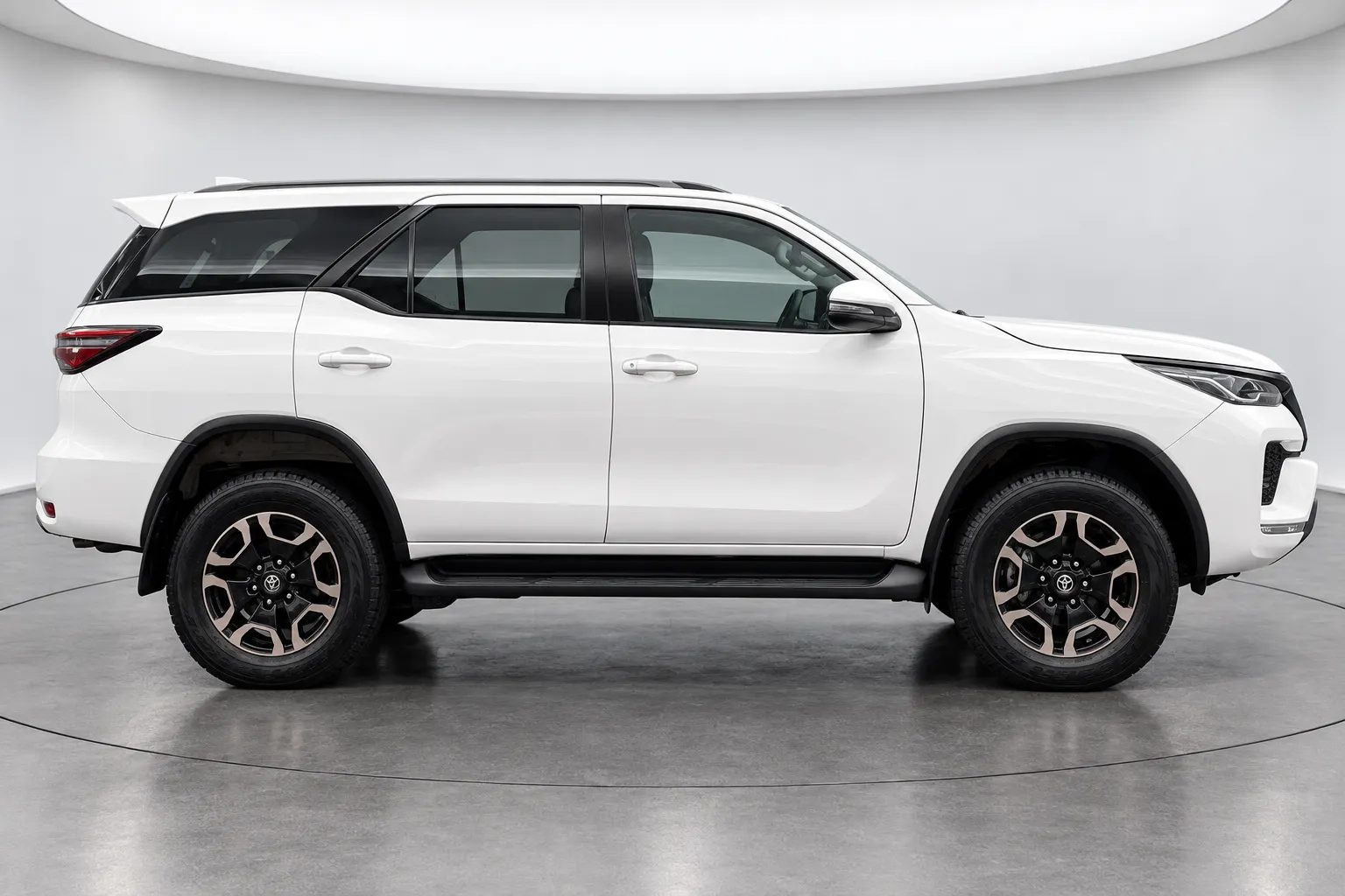 2024 TOYOTA FORTUNER